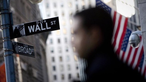 Chứng khoán Mỹ chìm trong ảm đạm; Giá dầu ổn định đà tăng