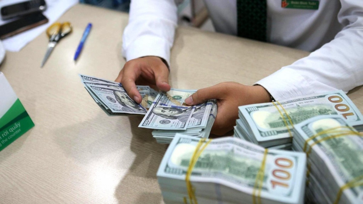 Tỉ giá USD/VND bất ngờ 'quay xe'