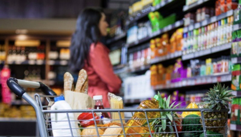 Tiêu dùng sẽ giảm mạnh từ năm 2023, triển vọng nào cho cổ phiếu bán lẻ?