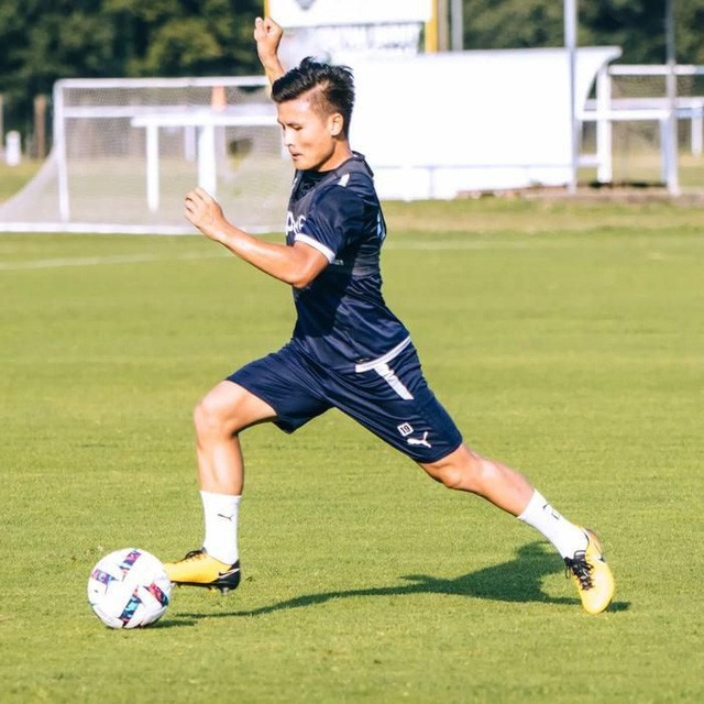 Quang Hải được đăng ký thi đấu chính thức tại Pau FC
