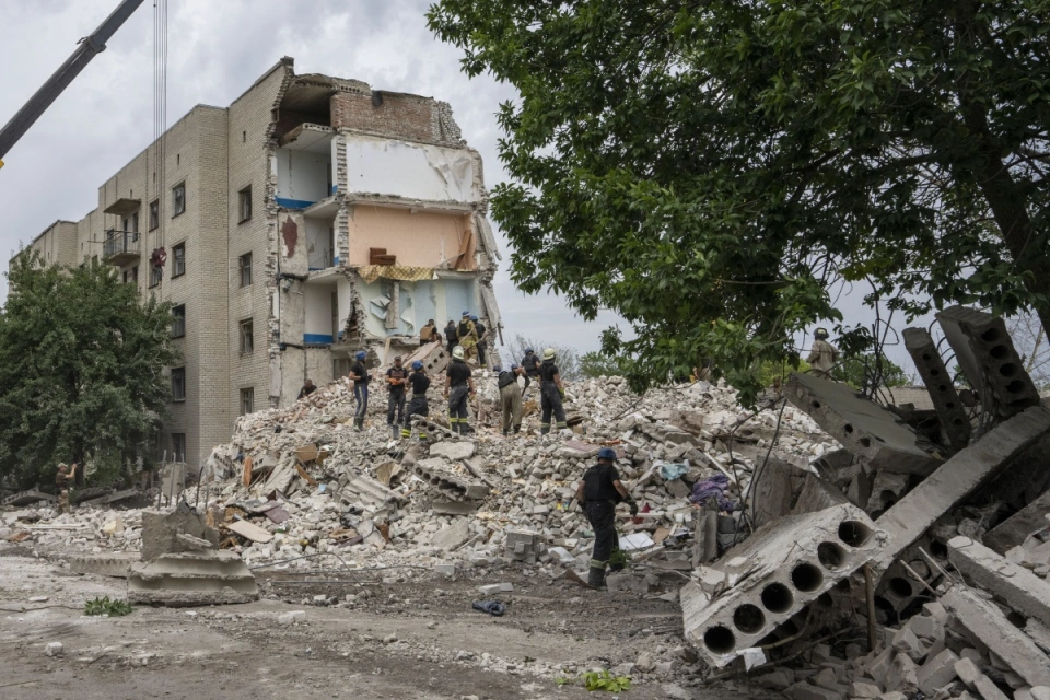 Ukraine thừa nhận chiến sự với Nga rơi vào bế tắc, Nga ráo riết săn lùng 'kẻ phá hoại' ở Crimea