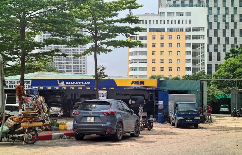 Hà Nội: Khu đất dự án bị “xẻ thịt” thành gara ô tô ở Cầu Giấy giờ ra sao?