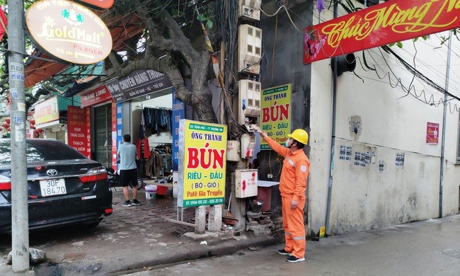 Tiếp nhận lưới điện hạ áp nông thôn: Người dân chịu thiệt thòi, HTX vẫn từ chối bàn giao (Bài 2)