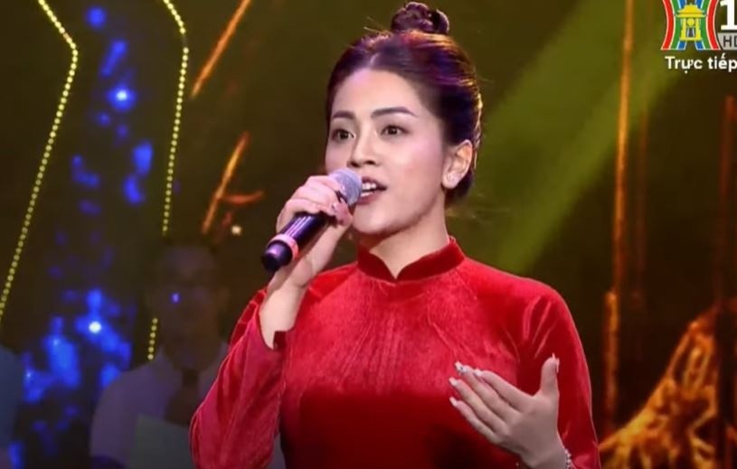 Nữ ca sĩ hát quên lời trong chương trình trực tiếp: "Người biểu diễn và cả ê-kip coi thường khán giả"