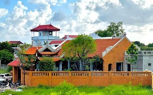 Việt phủ có nội thất dát vàng của nghệ sĩ Vượng Râu tại Nam Định