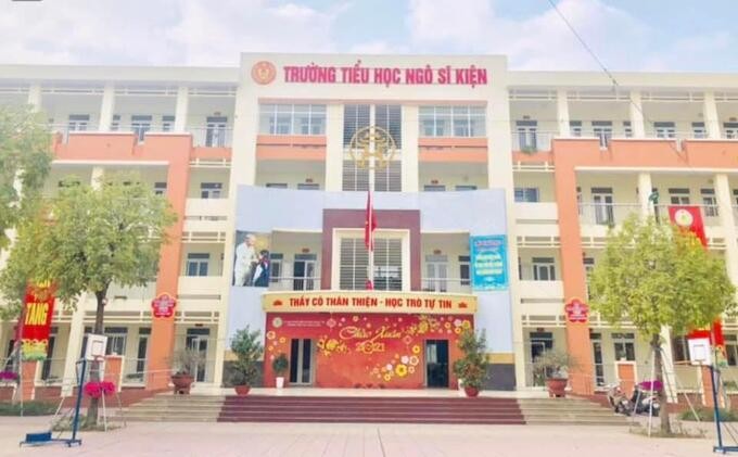 Hà Nội: UBND huyện Thanh Trì nói gì về thông tin học sinh bán trú ăn rau muống có mùi lạ?