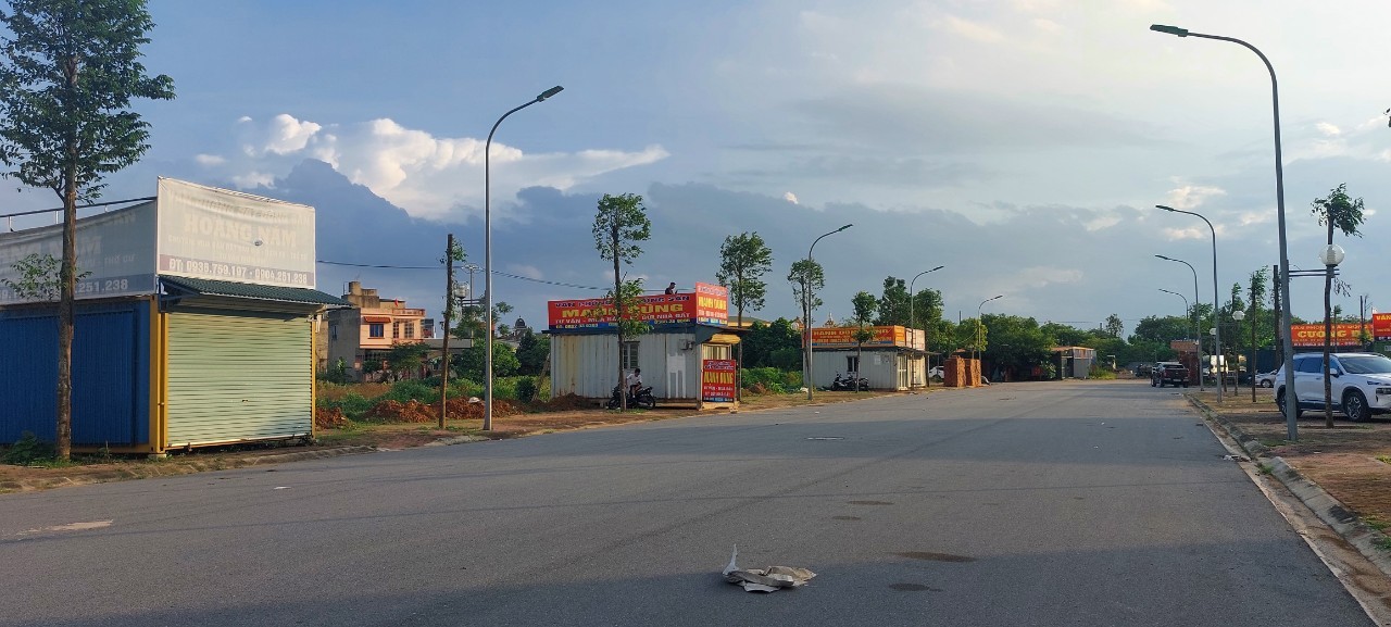 Hàng loạt “nhà container” mọc trái phép trên khu đất đấu giá ở phường Phú Lương, Hà Đông