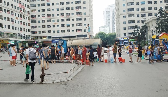 Hà Nội tạm dừng cấp nước sạch sông Đà, hàng nghìn người dân ảnh hưởng