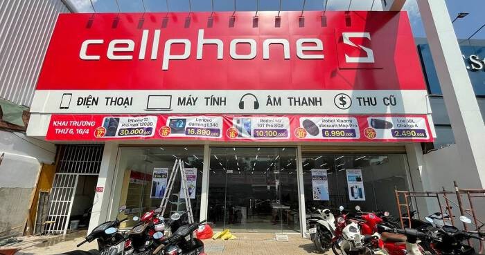 Thế Giới Di Động, FPT, CellphoneS,... đang làm gì khi 'chiếc áo' bán lẻ smartphone đã chật?