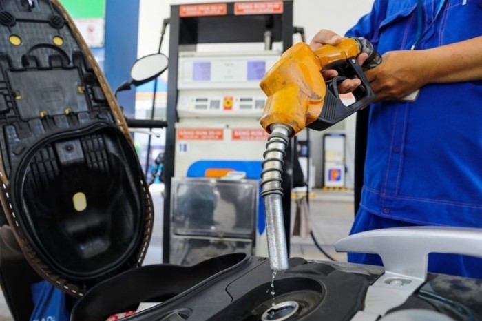 Giá xăng dầu hôm nay 9/6: Cập nhật giá xăng dầu trong nước, quốc tế