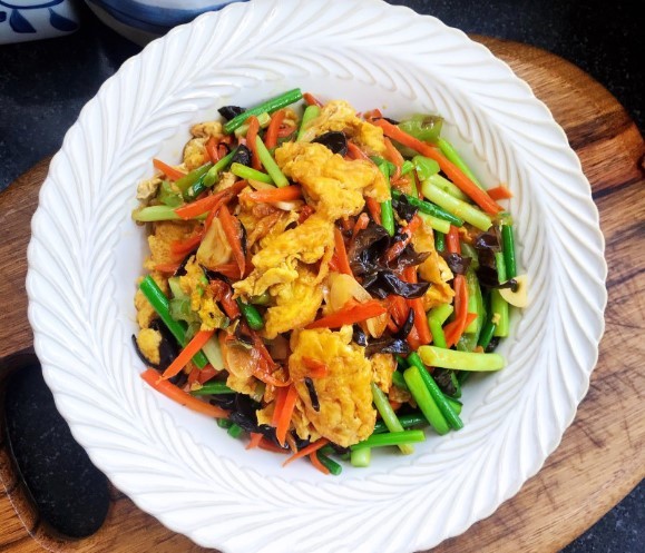 Trứng rán, hấp mãi cũng chán, làm theo cách này ngon “quên lối về”