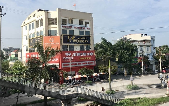 Nhiều hộ dân xây nhà, cửa hàng không phép ở khu đô thị thương mại Lai Cách