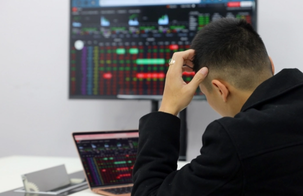 UBCKNN: 'Nhiều hội nhóm trên Zalo, Facebook lôi kéo nhà đầu tư giao dịch cổ phiếu T+0'