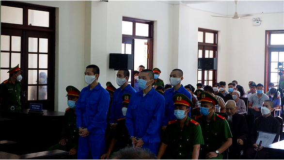 Bị cáo Lê Tùng Vân và 5 người vụ 'tịnh thất Bồng Lai' ra tòa