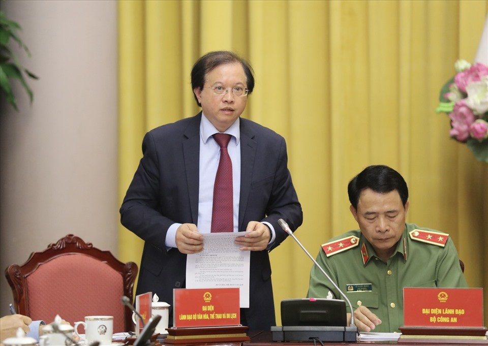 Nghệ sĩ Hồng Đăng, nhạc sĩ Hồ Hoài Anh “vẫn tại ngoại, chưa truy tố"