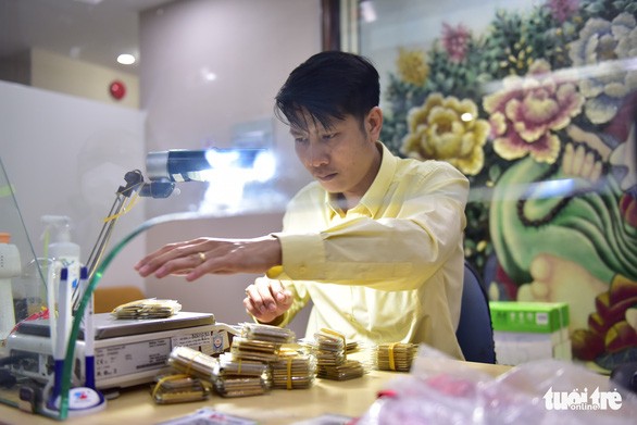 Đổ xô bán vàng miếng SJC cắt lỗ, giá mua vào chỉ còn hơn 61 triệu đồng/lượng