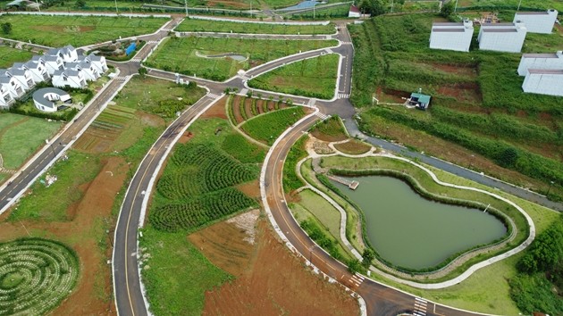 Hàng loạt khu đất “khủng” bị phá nát làm đường giao thông tự phát