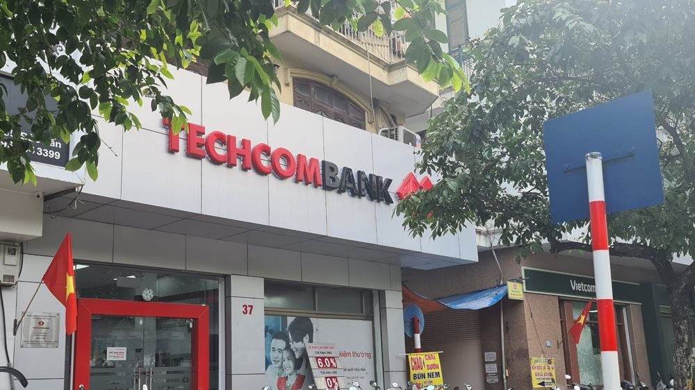 Nhân viên Techcombank bị “tố” đến đòi nợ đã "tẩn"người nhà thượng đế