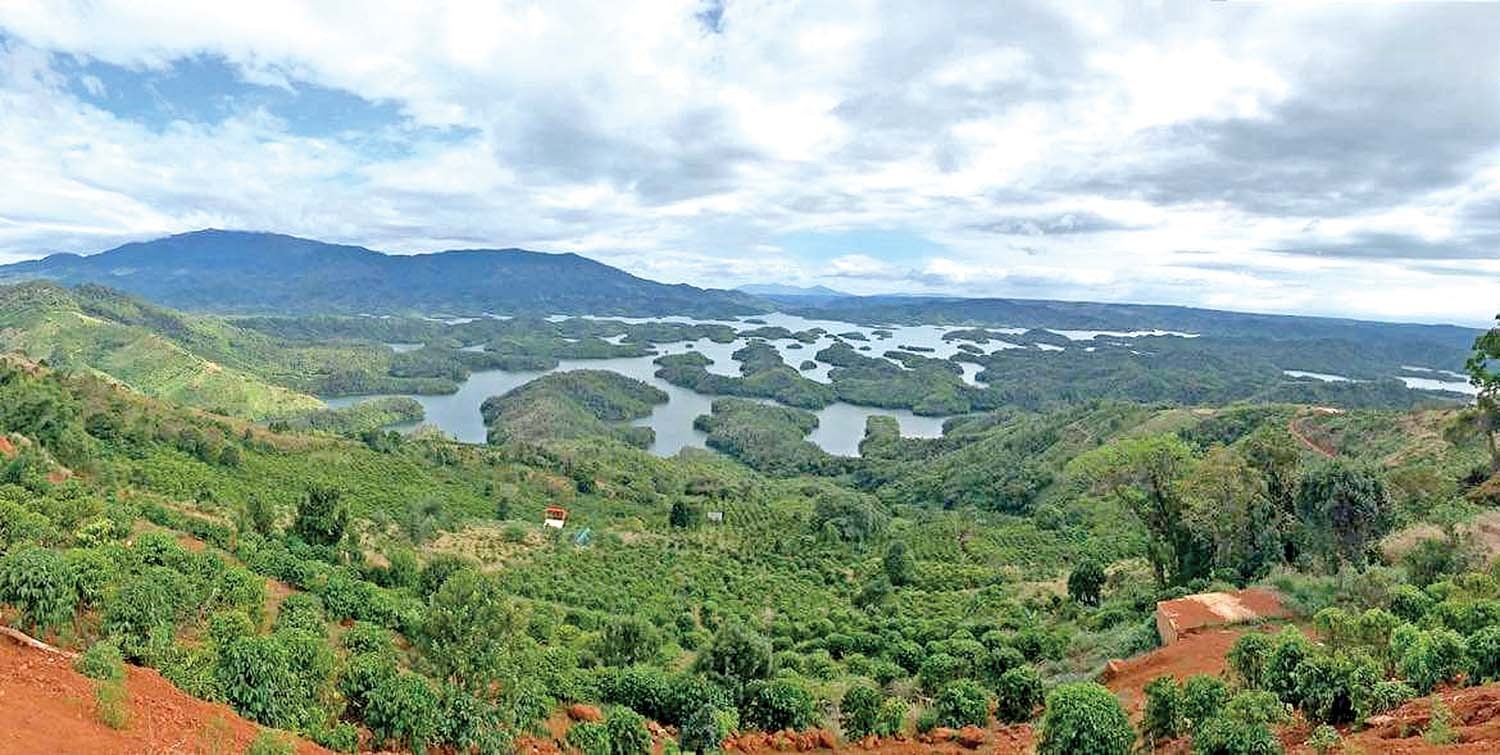 Biến “Vịnh Hạ Long trên Tây Nguyên” thành chiếc áo rách