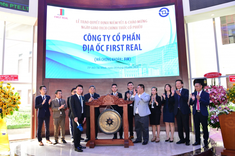 Địa ốc First Real: Cựu Chủ tịch bán thêm 1 triệu cổ phiếu FIR, dòng tiền kinh doanh chính âm kỷ lục