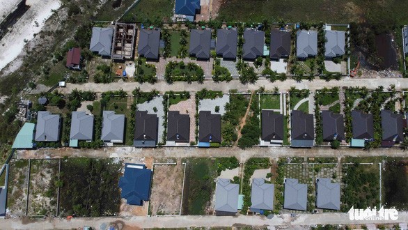 Đi vào những căn biệt thự xây trái phép ở Bãi Trường Phú Quốc