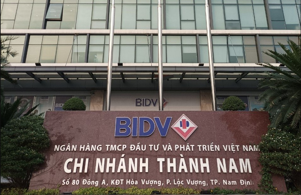 Tranh chấp giữa BIDV và Công ty Nam Phương Hồng: Cần giám định lại và giám định bổ sung chứng cứ, tài liệu quan trọng