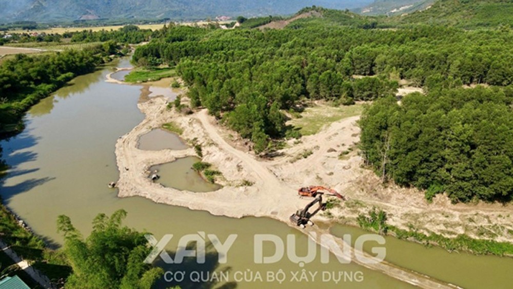 Chính quyền huyện Diên Khánh (Khánh Hòa) "có bao che sai phạm" cho Công ty Hoàng Thịnh Phát ngày đêm hủy hoại dòng sông Cái?