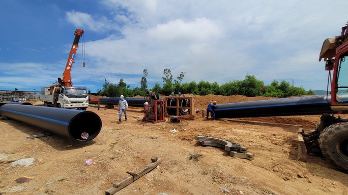 Nhà máy bột giấy 10.000 tỉ thi công đường ống xả thải khi chưa được phép