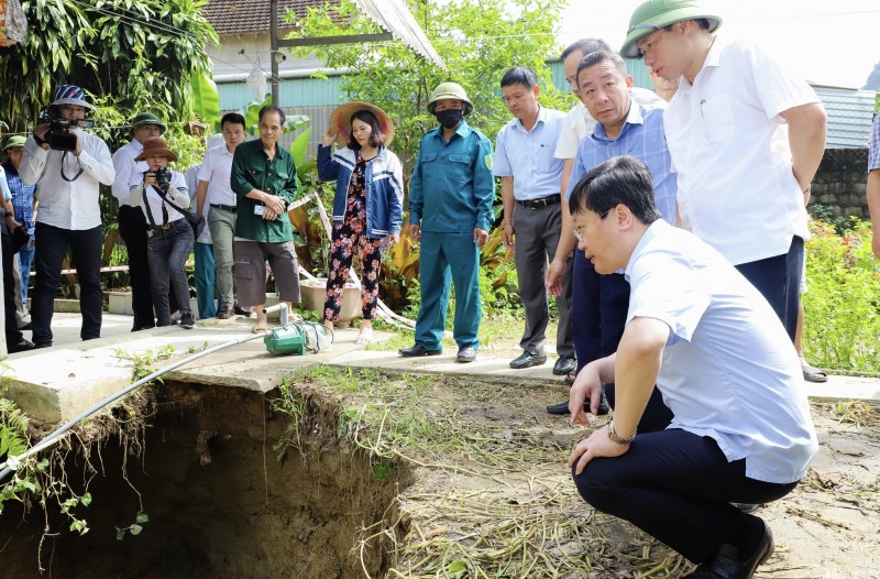 Dừng khai thác khoáng sản để làm rõ nguyên nhân "hố tử thần"