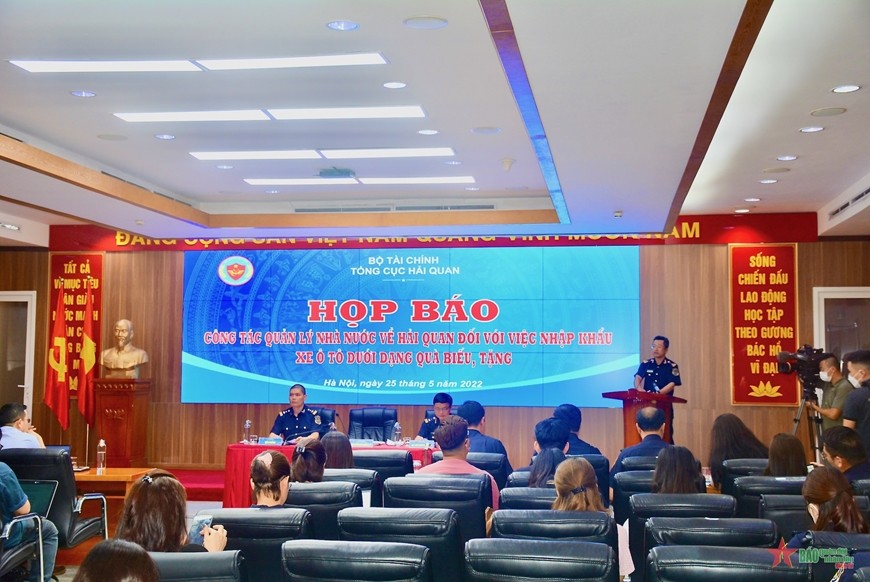 Xử lý nghiêm nếu phát hiện sai phạm trong quản lý nhập khẩu ô tô biếu tặng