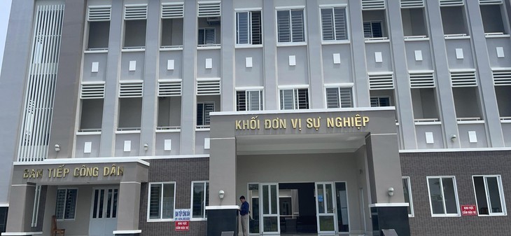 Gói thầu xây lắp Dự án Kè đá hộc hai bên mương kênh Bà Ðáp (tỉnh Bà Rịa - Vũng Tàu): Bên mời thầu nói gì về việc đóng/mở thầu?