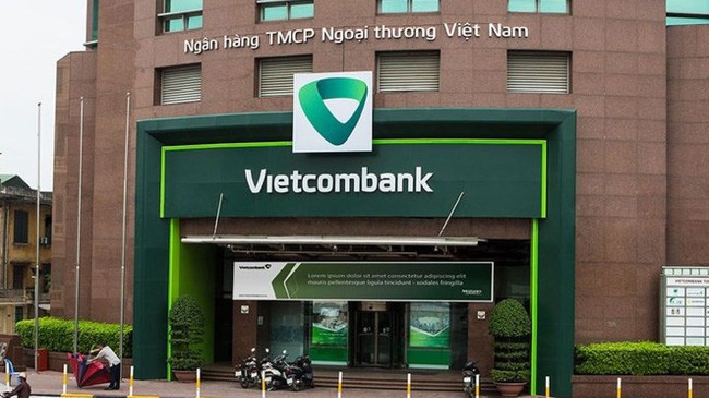 Cổ phiếu VCB “đi tàu lượn”, VN-Index thách thức ngưỡng 1.300 điểm