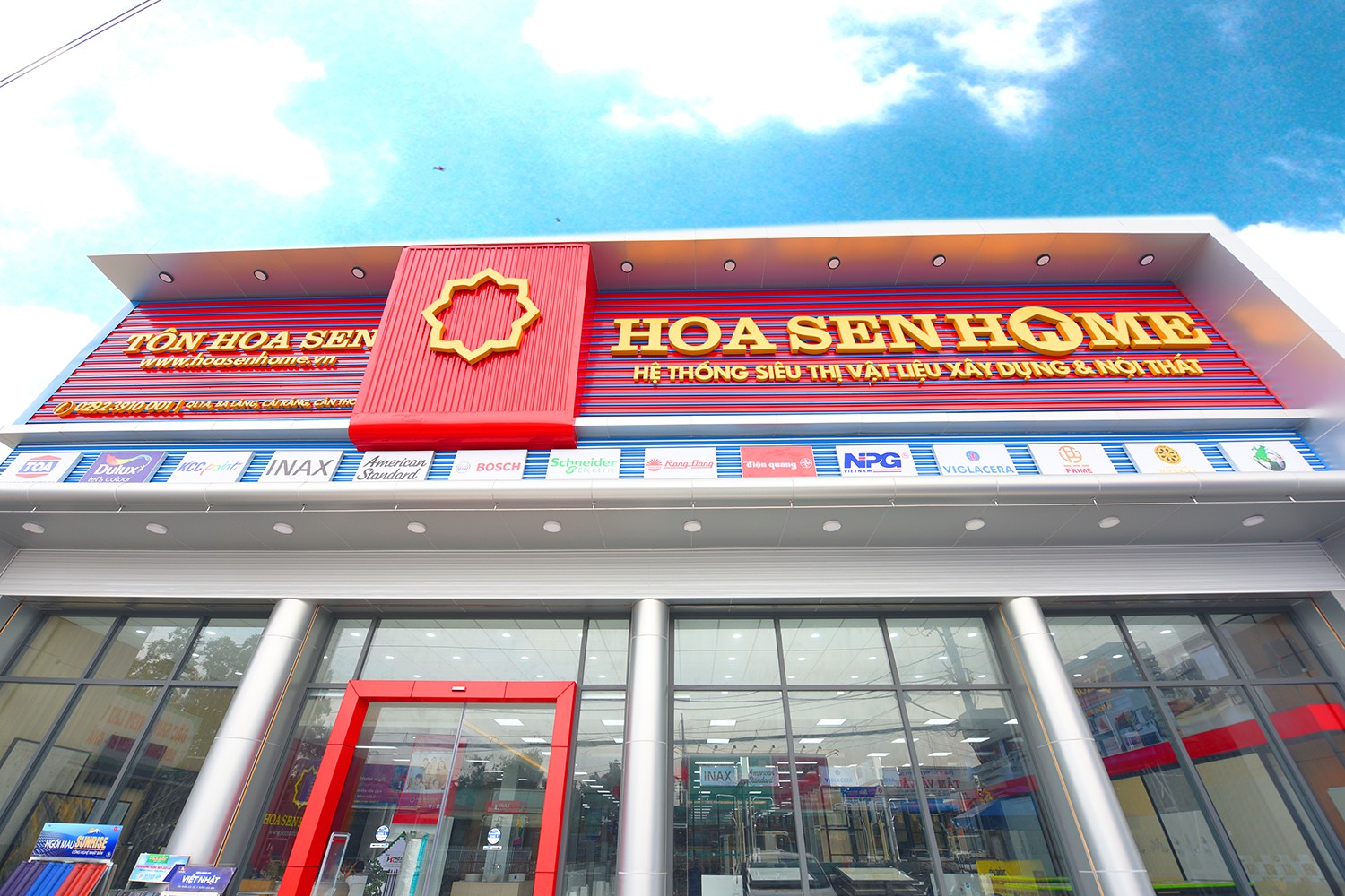 Lợi nhuận của Hoa Sen giảm gần một nửa, CEO chỉ nhận 20% thu nhập