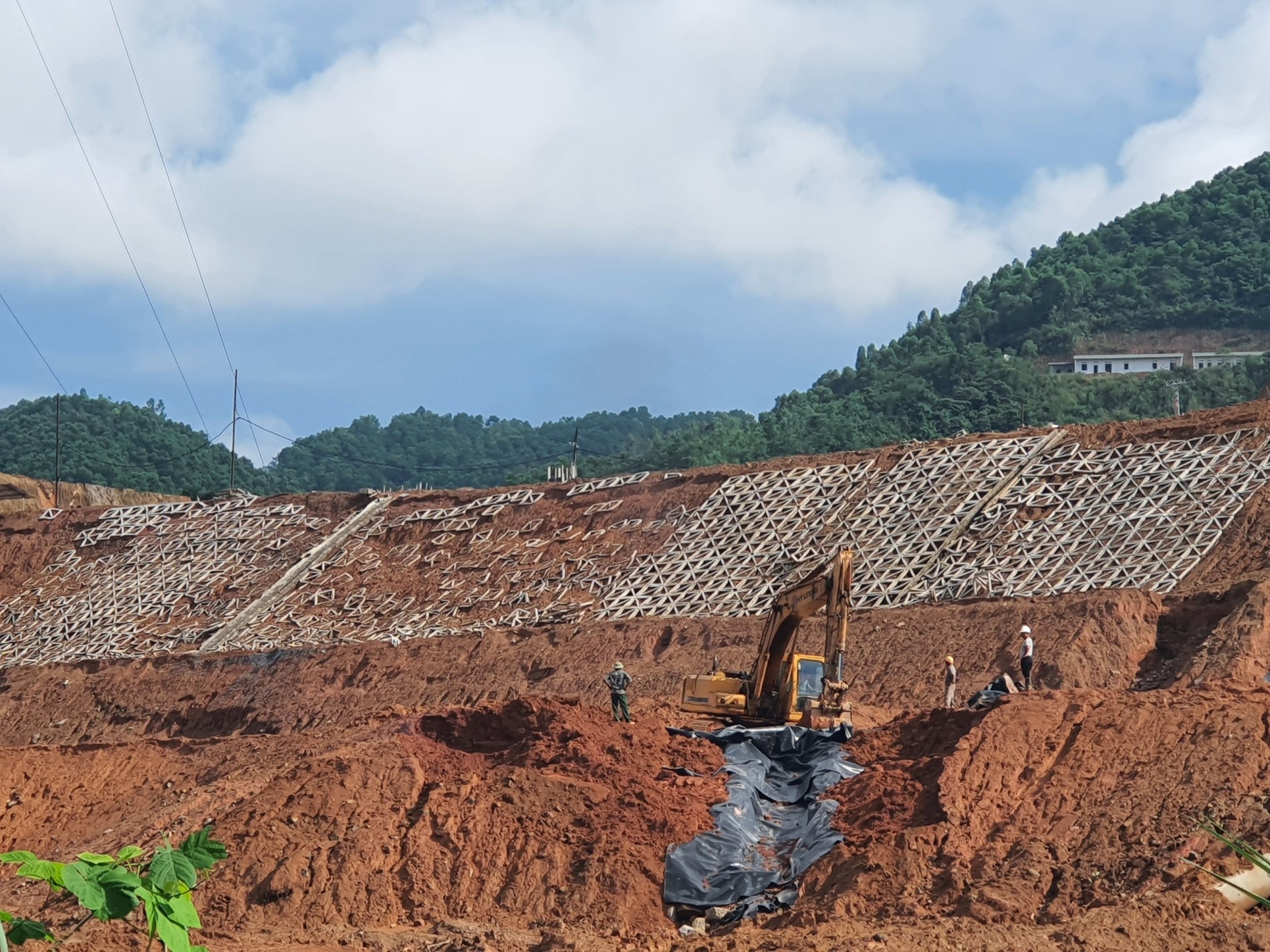 Đại Từ, Thái Nguyên: Hơn 9000 m2 đất nông nghiệp đang bị xâm phạm?