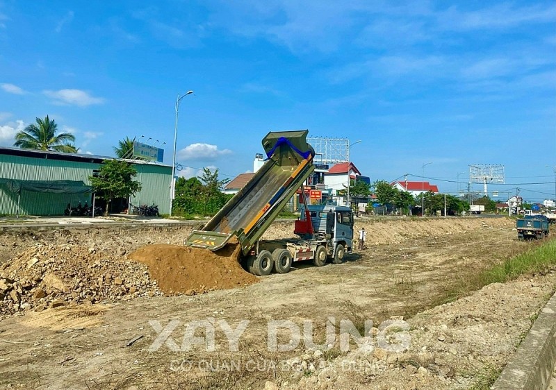 Khánh Hòa: Dự án san lấp và trồng cây xanh đường Võ Nguyên Giáp “gọt chân cho vừa giày”