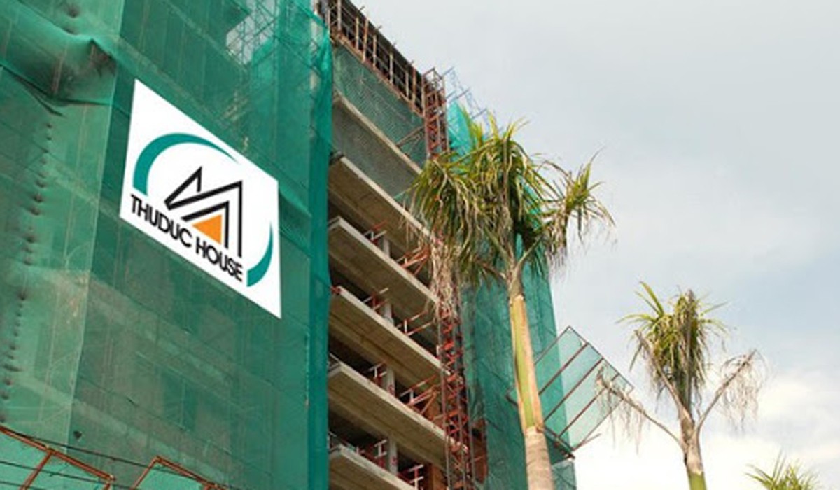 Thay 3 lãnh đạo vẫn chưa xong, cổ phiếu nằm trong diện kiểm soát