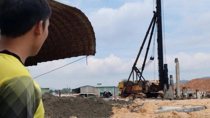 Đường hơn 500 tỷ thi công, hàng loạt nhà dân bị nứt toác