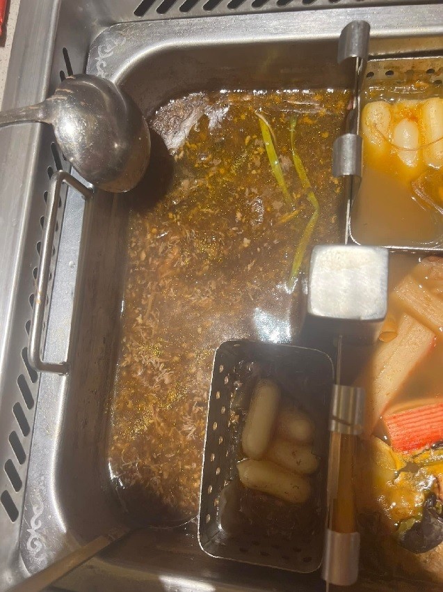 Lẩu Haidilao nổi tiếng bị tố thịt dê tươi nhúng tan như súp: Muốn sự việc chìm xuống!?