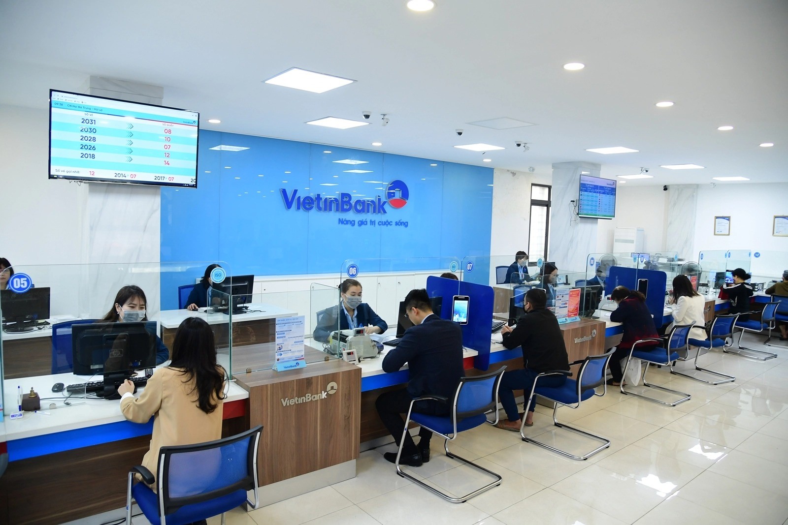 VietinBank ồ ạt rao bán các khoản nợ