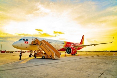 Tỷ phú Nguyễn Thị Phương Thảo nhận thù lao hơn 240 triệu đồng/tháng dù Vietjet lỗ