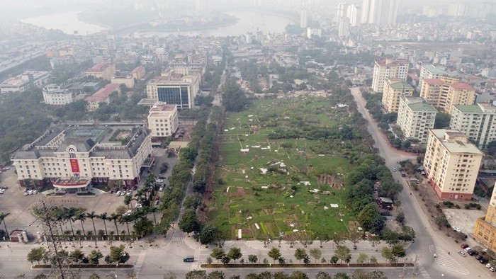 Hà Nội: Chủ sở hữu khu đất vàng ở quận Hoàng Mai bị ngân hàng rao bán nợ khủng