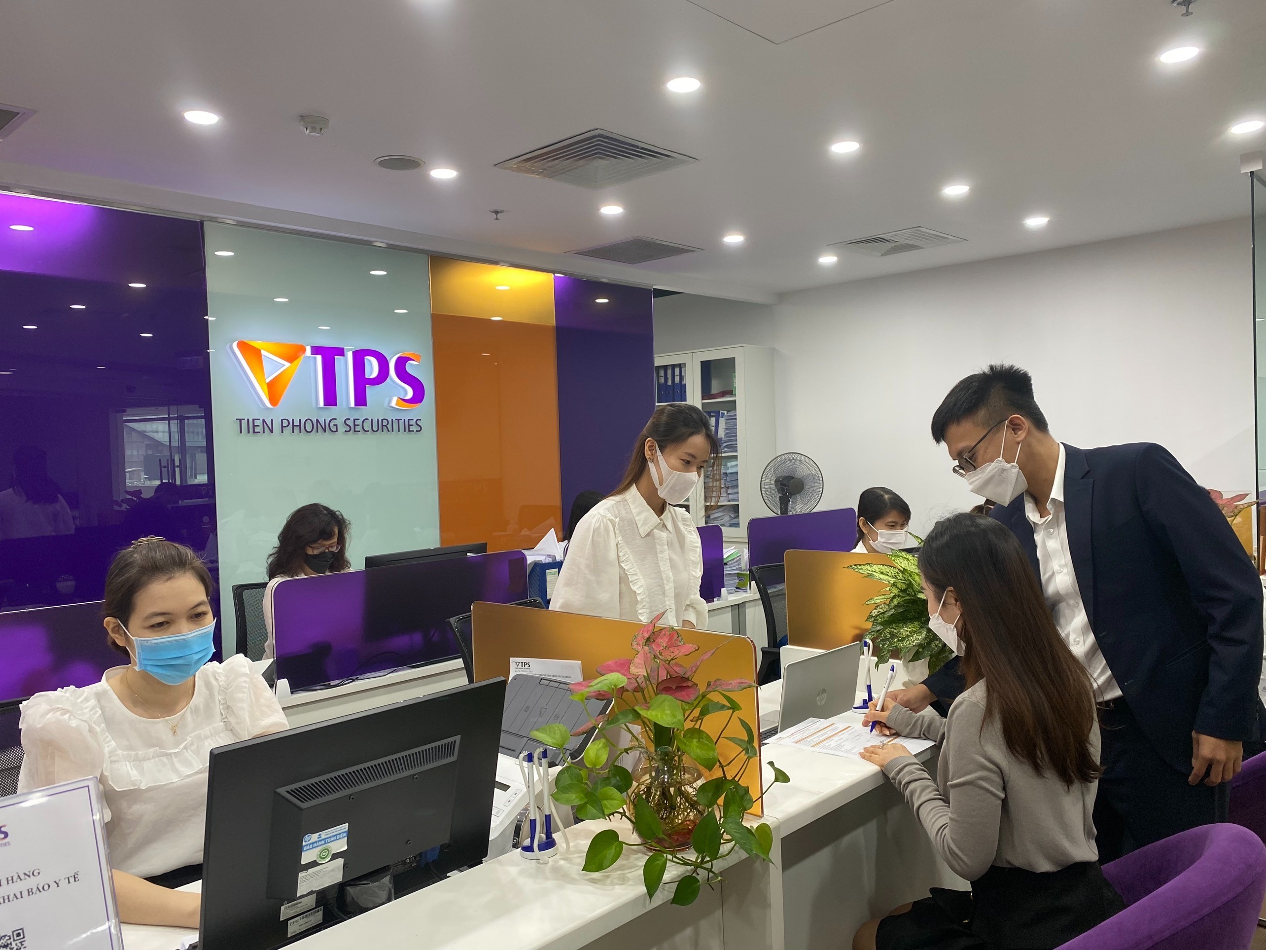 "Miệt mài" mua lại trái phiếu trước hạn, rủi ro từ nợ trái phiếu của TPBank vẫn tăng