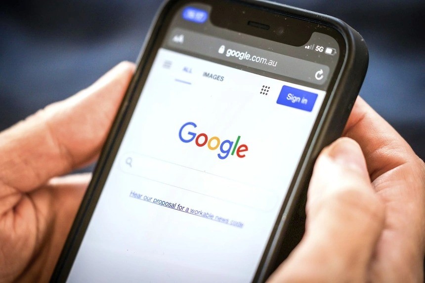 Lợi nhuận công ty mẹ của Google giảm 27%