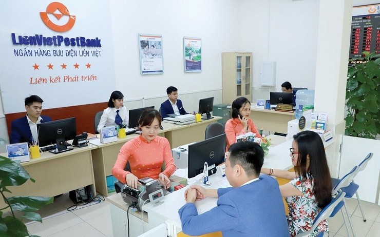 Anh trai Phó chủ tịch đăng ký bán hơn 15 triệu cổ phiếu LPB