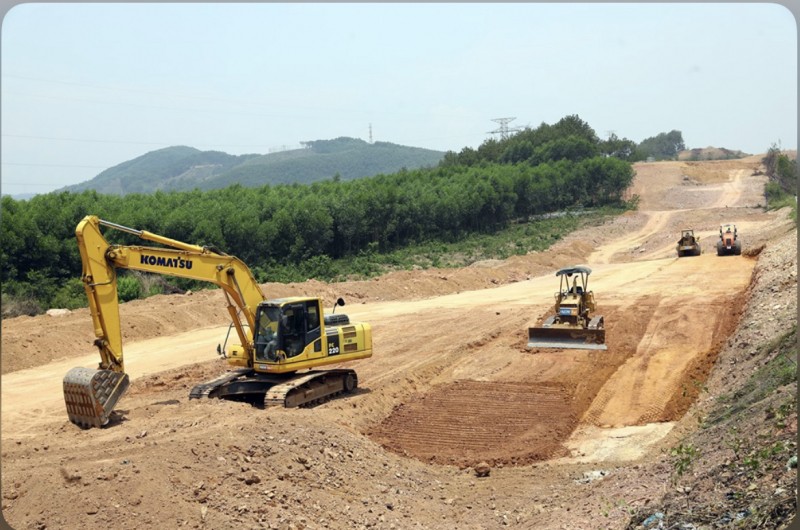 Bình Phước: Một công ty liên tiếp trúng sát giá hàng loạt gói thầu đầu tư công gần 2.500 tỷ đồng