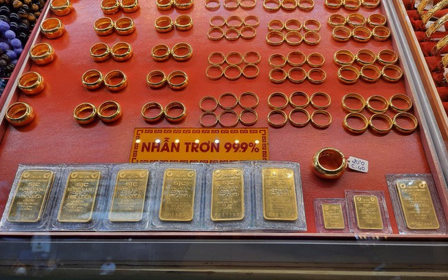 Phiên đầu tuần, giá vàng nhảy vọt