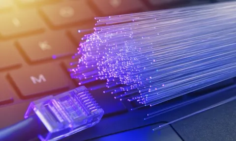 Cáp quang truyền dẫn Internet nhanh nhất thế giới