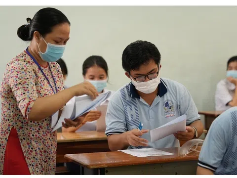 Mắc Covid-19, nam sinh dừng thi tốt nghiệp THPT 2022 vào phút chót