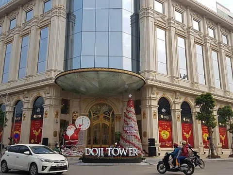 Sau Doji Tower, chủ đầu tư dự án Diamond Park Plaza Láng Hạ cũng ngang nhiên biến vỉa hè thành của mình?