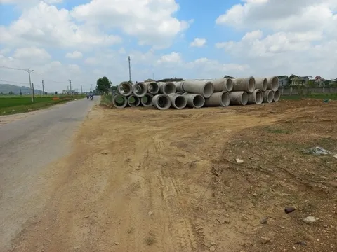 Công ty Minh Hương vi phạm hành lang an toàn giao thông